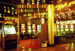 Spielcasino mit Spielautomaten und Unterhaltungsautomaten